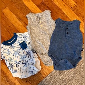 GAP - three bodysuits 0-3 months